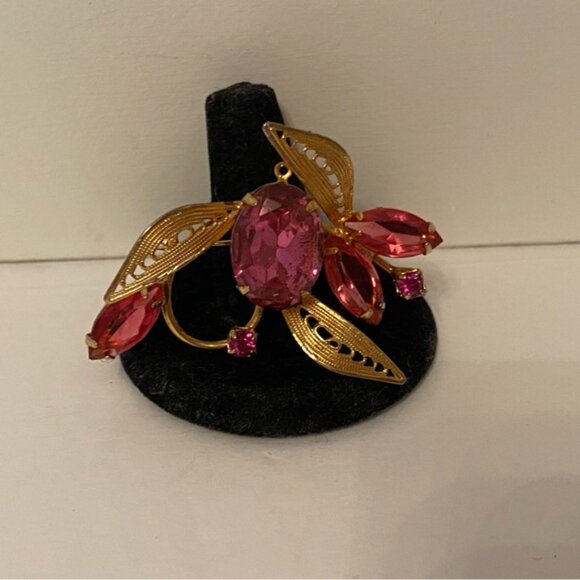 VINTAGE BROOCH PIN GOLD TONE FILIGREE PINK FACETED STONES GLASS FLOWER - Picture 2 of 9